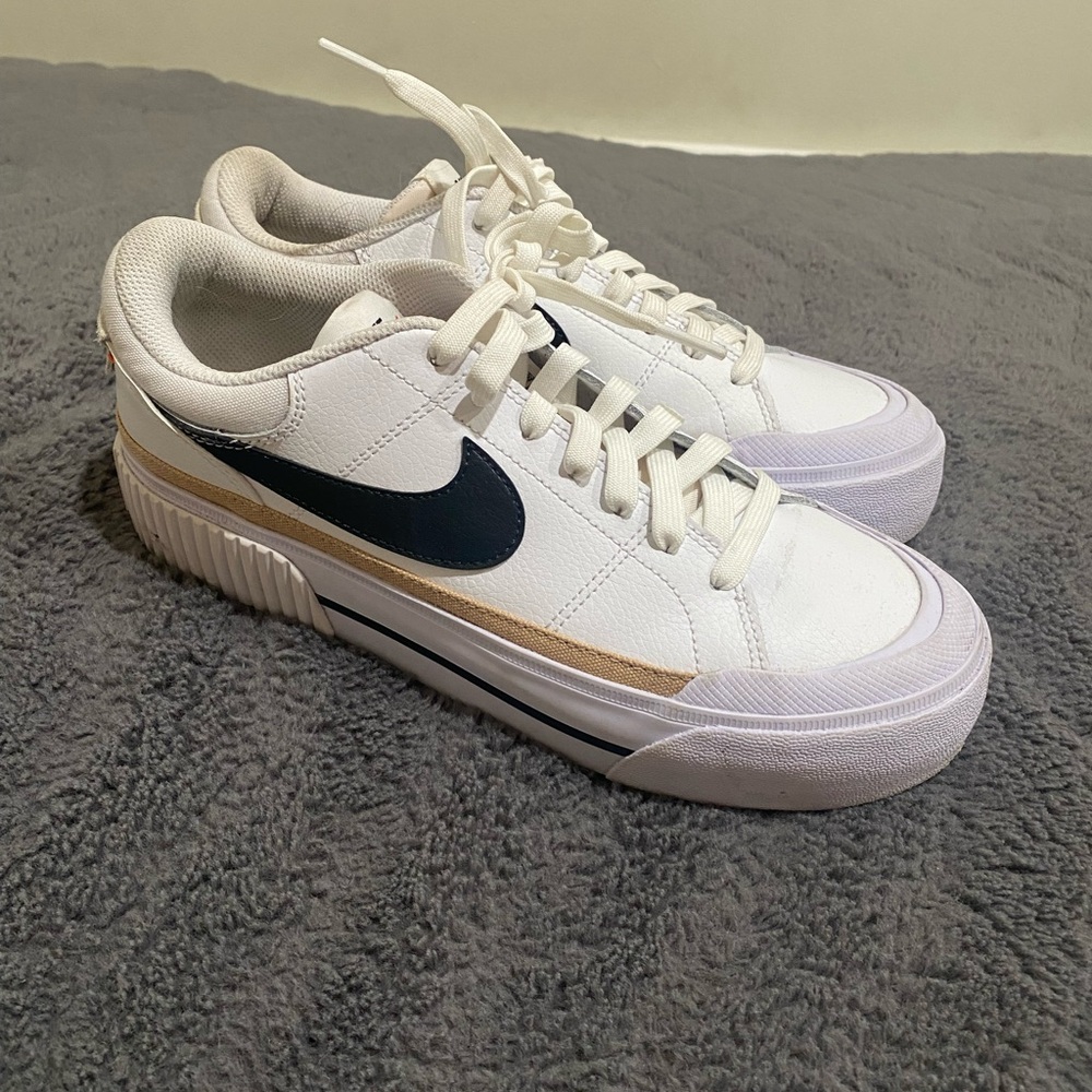 Nike Court Legacy Lift